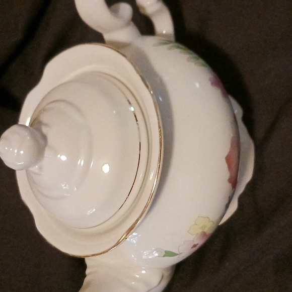Tea Pot - Picture 2 of 7